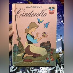 Vintage disney Cinderella 1974 hardcover book -Preowned